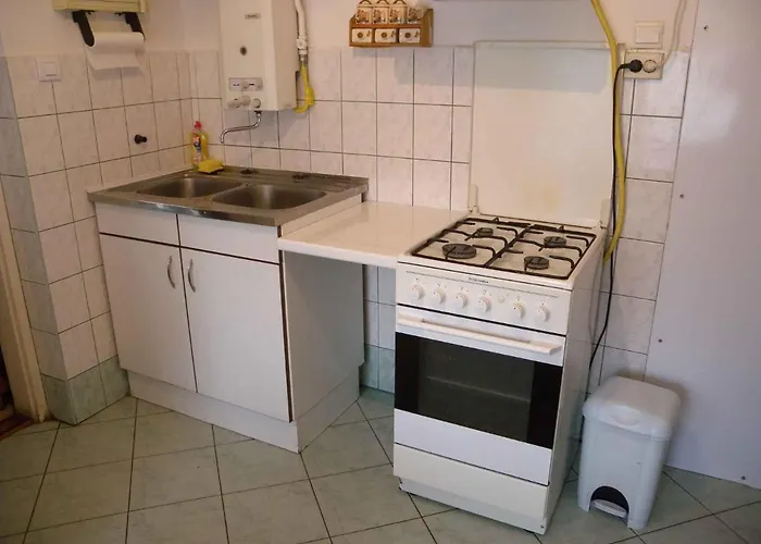 בית נופש In - Balaton 19801 *